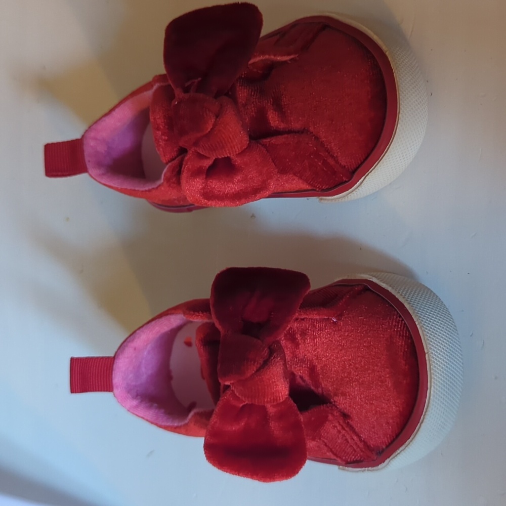 Gymboree Red Velvet Baby Velcro Shoes with Bow Sz 2